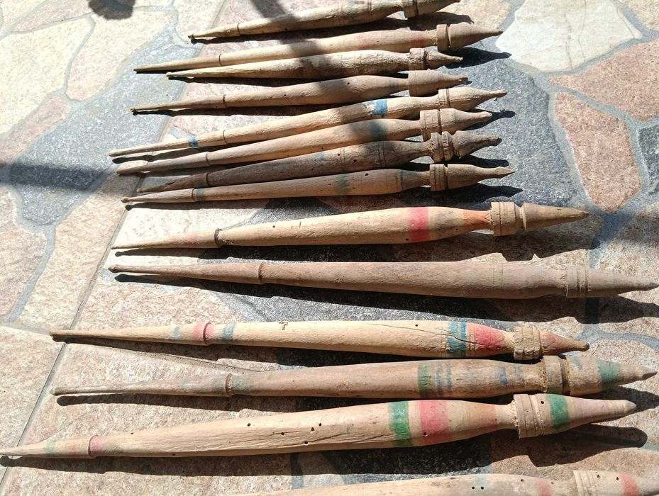 Битови предмети.Вретена