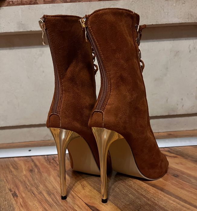 Чисто нови дамски токчета