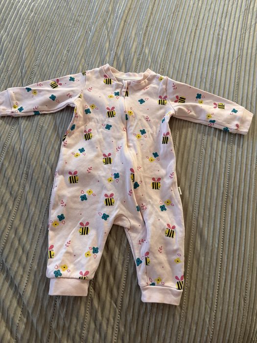 Лот за бебе момиче 6-9м. / 6 гащеризончета + комплект от 3 част/