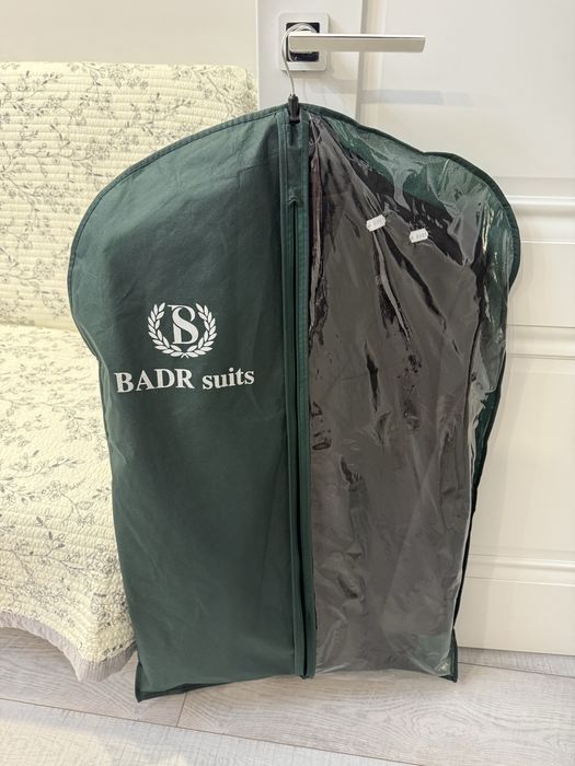 Костюм классический продам