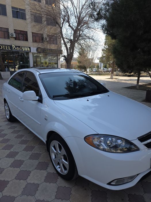 Продаётся Lacetti Gentra