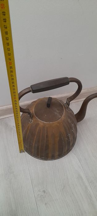 Старинен меден чайник