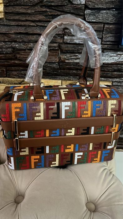 Geanta de mana Fendi