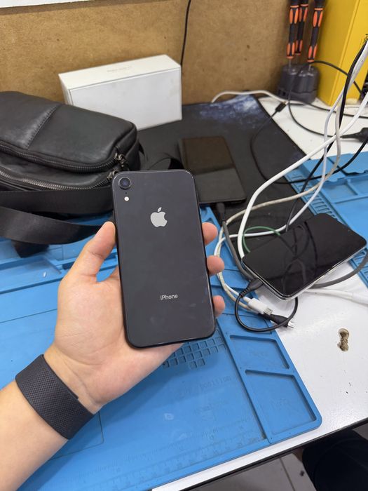 iPhone Xr 64gb срочни сотилади