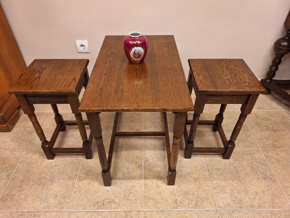 К - помощна масичка с табуретки