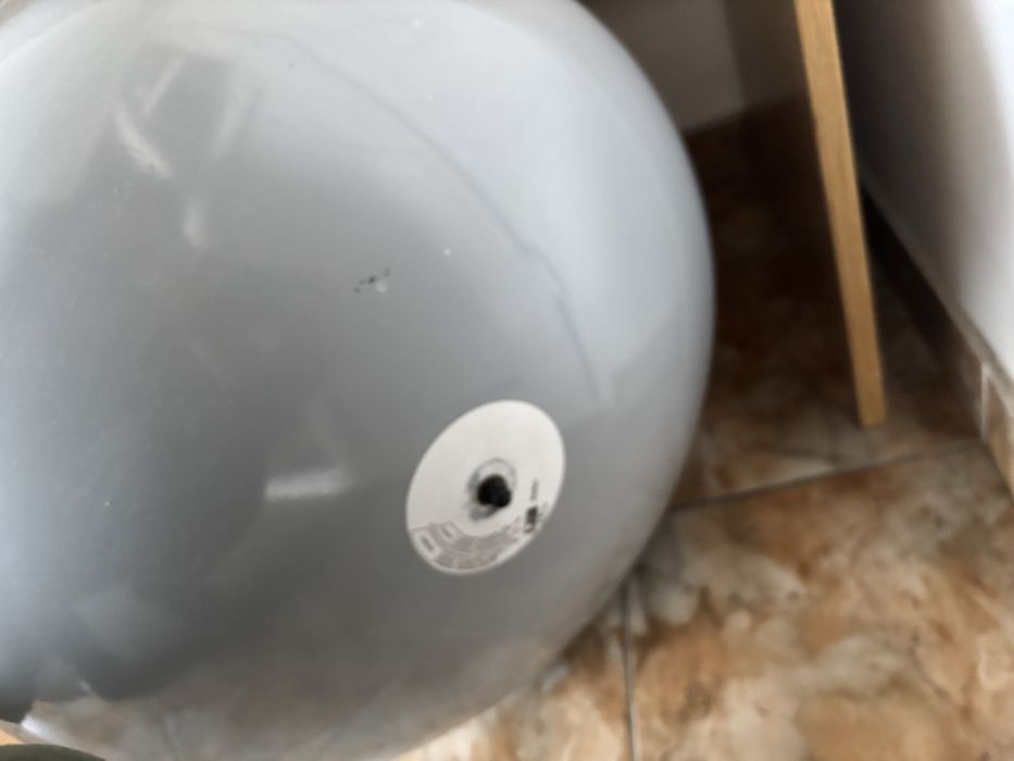 Расширительный бачок печки