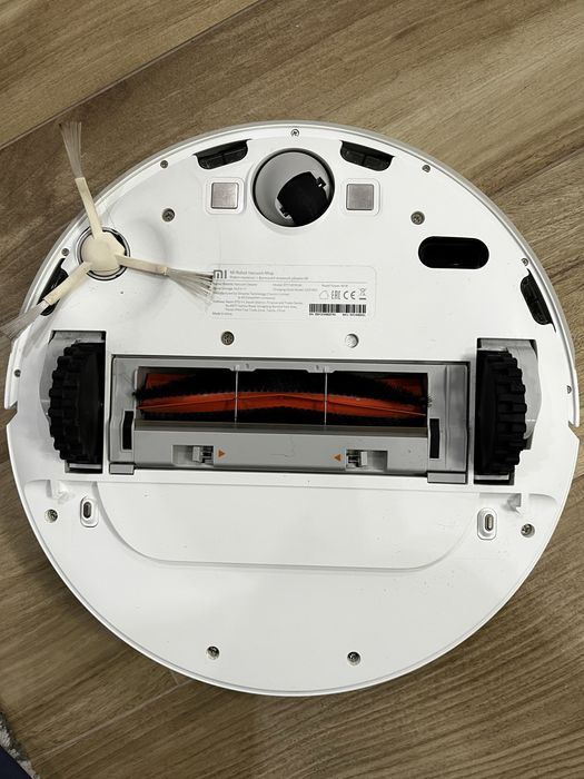 Продавам прахосмукачка робот Xiaomi