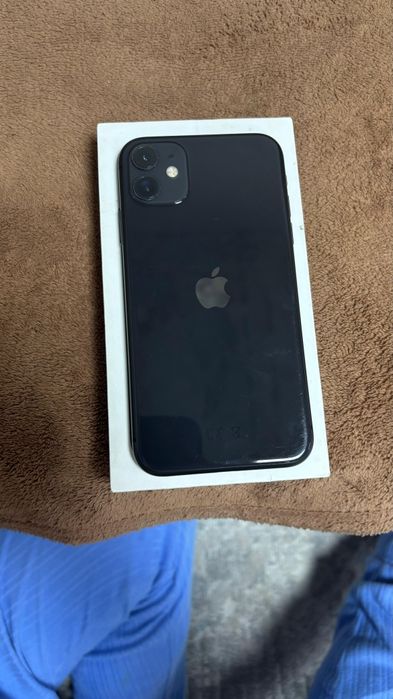 Продам телефон Айфон 11