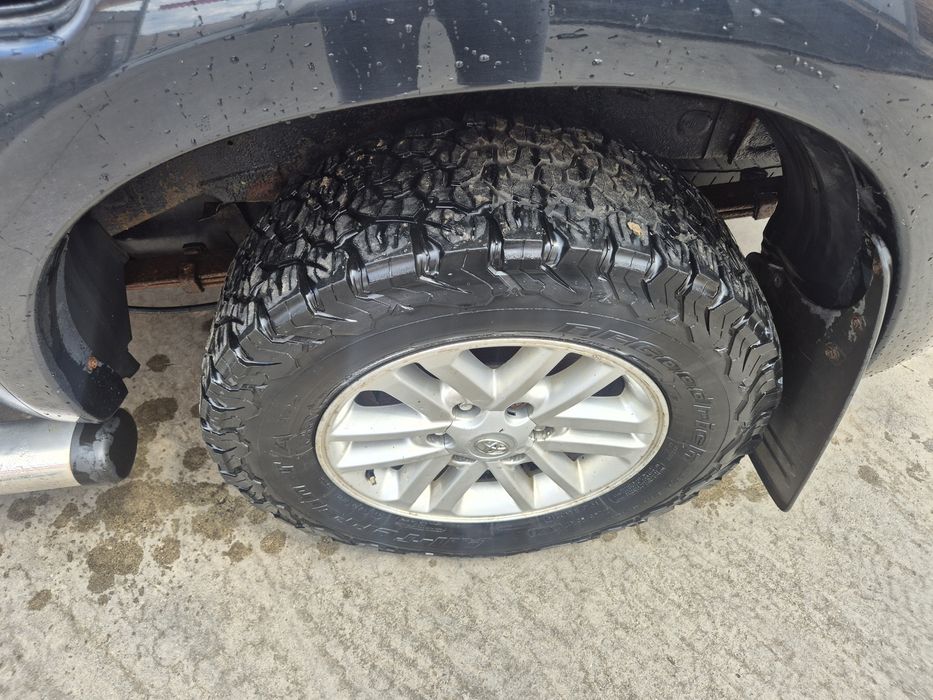 Toyota Hilux 3.0 Manuala Invincible 2015 volan dreapta