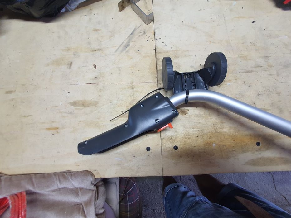 Дръжка за акумулаторна ножица Gardena.