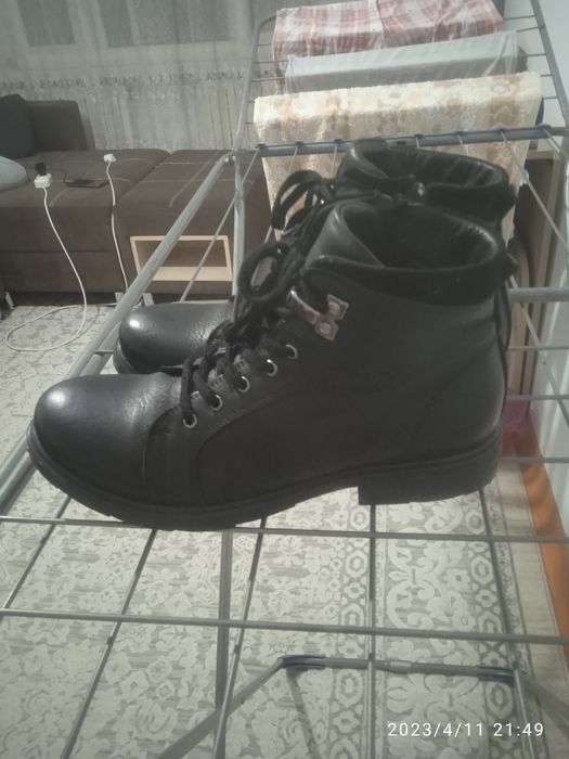 Женские демисезонные ботинки