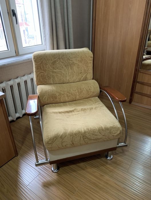 Диван и два кресла