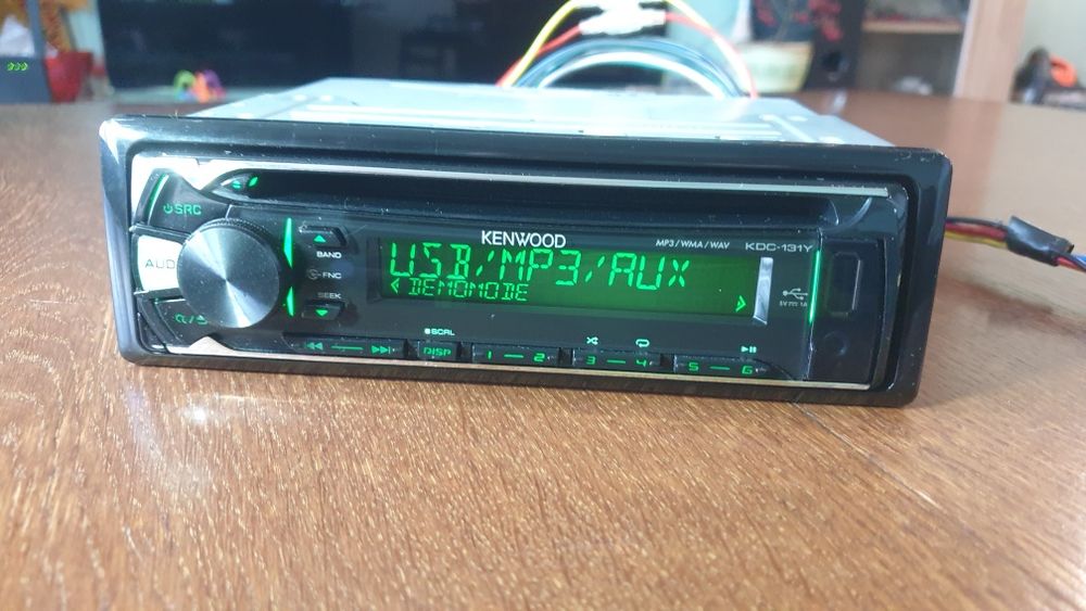Авто радио плеър музика за кола Кенуулд Kenwood CD MP-3 USB AUX Цветове