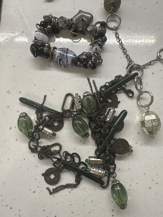 Колие, Гривна, обеци