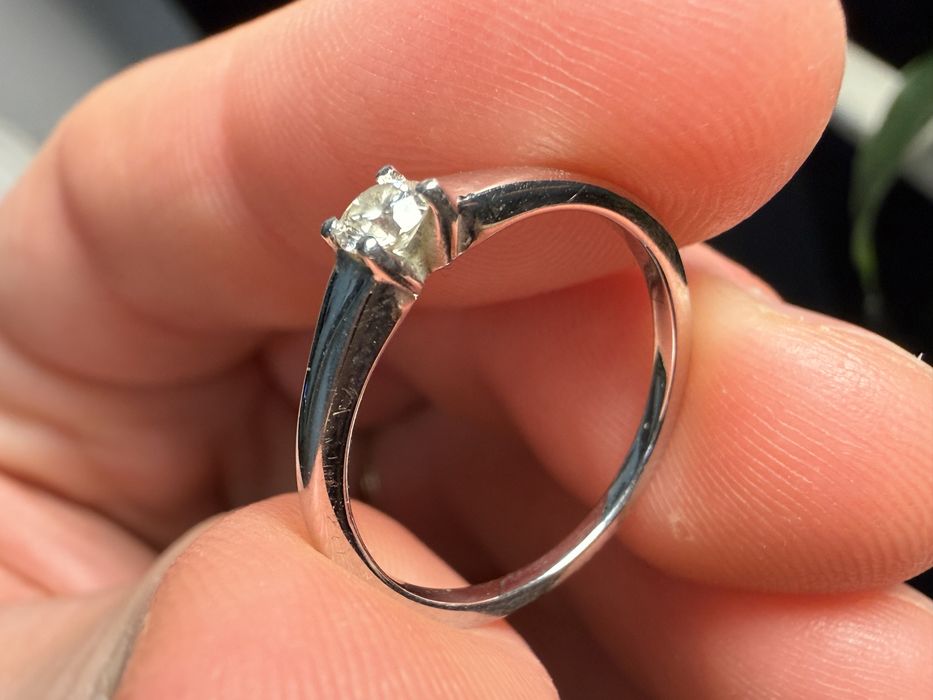 Inel de logodna cu diamant Teilor, aur alb