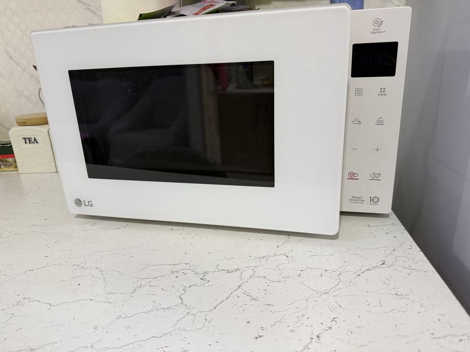 Продается микроволновка оригинал LG