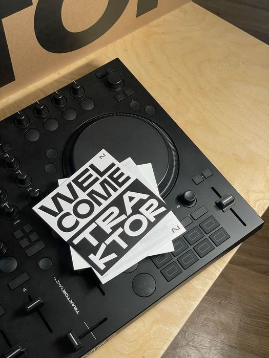 Dj контроллер Traktor MX2