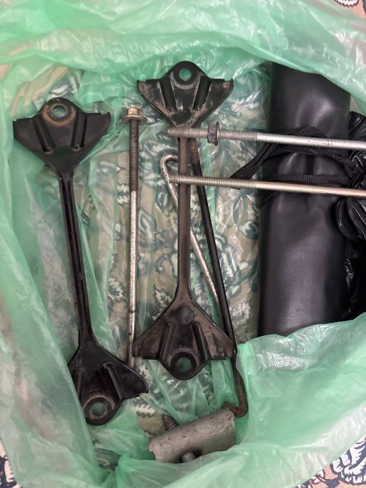 Продам крепление аккумулятор.