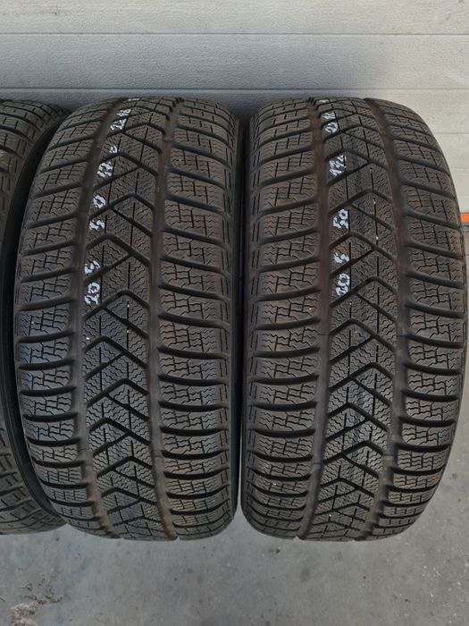 Зимни гуми 4 броя Спорт П. PIRELLI SottoZero3 225 45 R17 205 50 R17 дот 2216