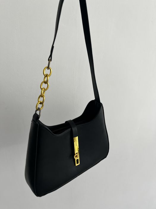 Черная сумка багет