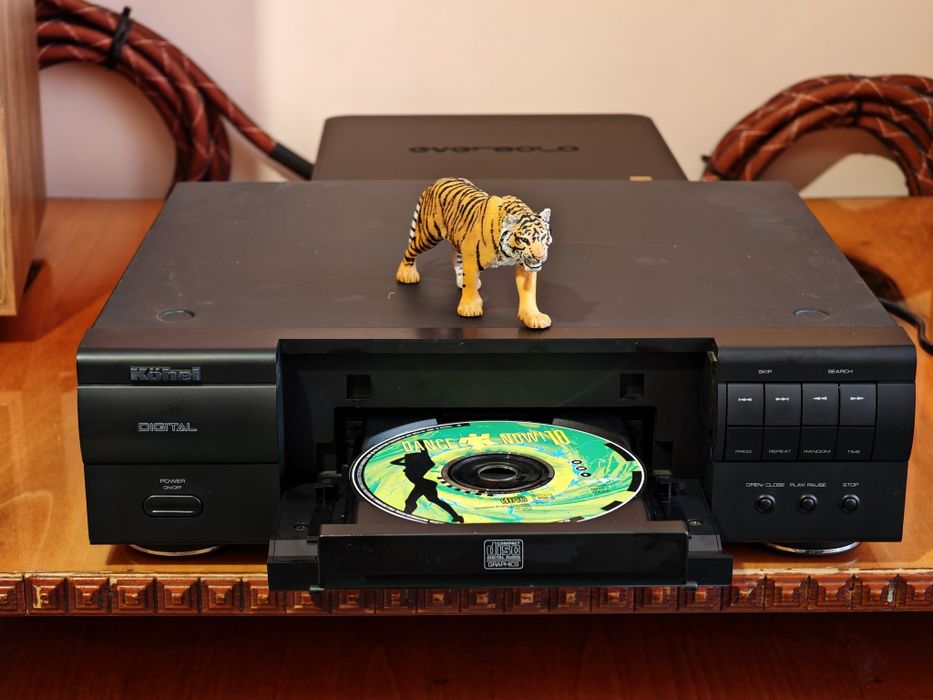 Köhel TCD-3500. Cd player rar. Date tehnice mari. Preț fix !