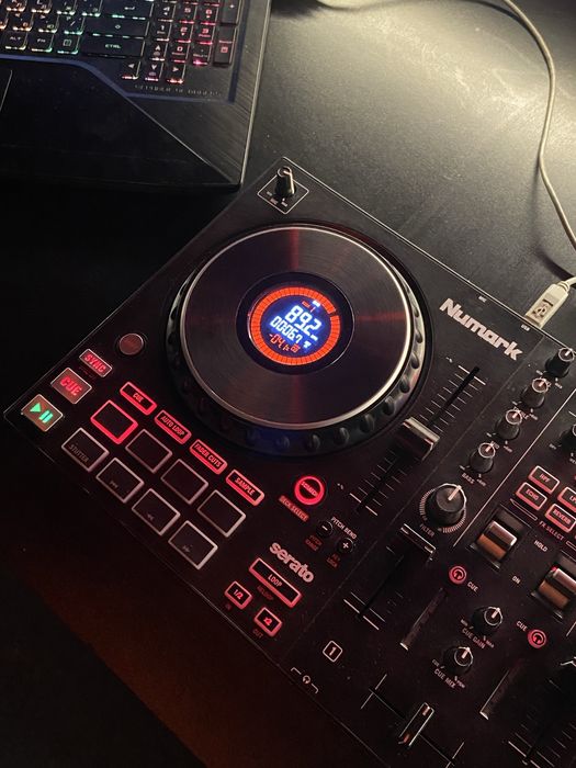 Продам dj контролер