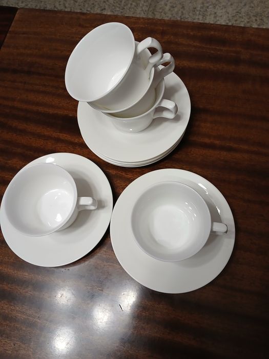 Сервиз   за  кафе - бял