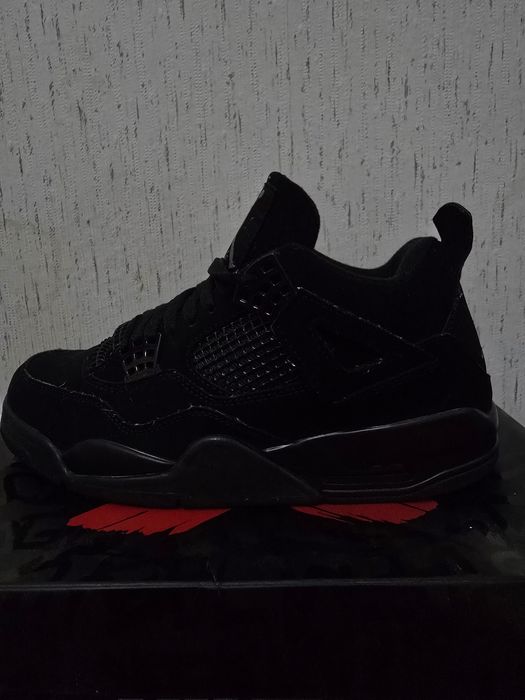 Jordan 4 Black cat