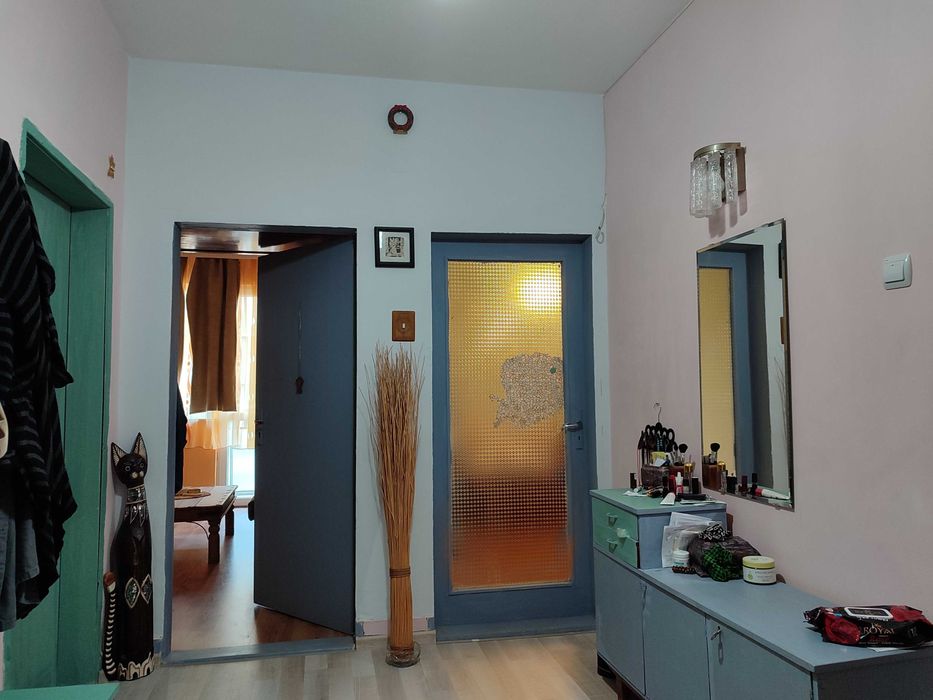 Продава се Четиристаен апартамент в Добрич, Център - 112 кв.м за 1036 €/кв.м - Снимка #5