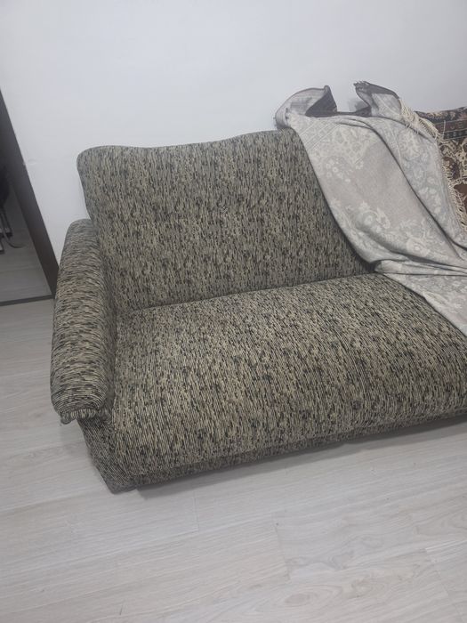 Продам диван и 2 кресла