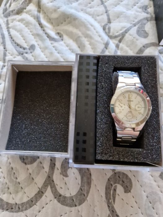 Дамски часовник Casio