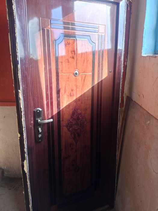 Продам дверь входную