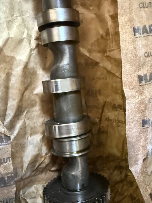 Разпределителен вал Фолксваген Крафтер VW Crafter 2.0 TDI