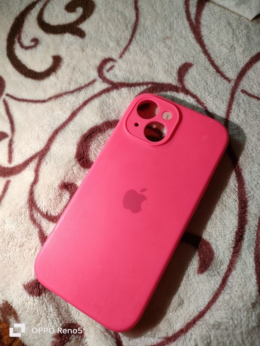 2 чехла на iPhone 15