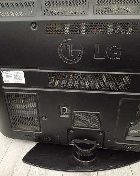 Продам телевизор lG