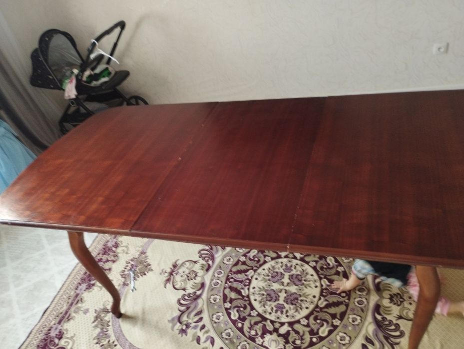 Продам стол дуб в отличном состоянии