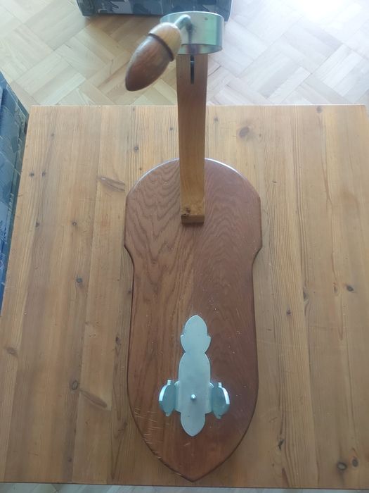 Дървена стойка за хамон