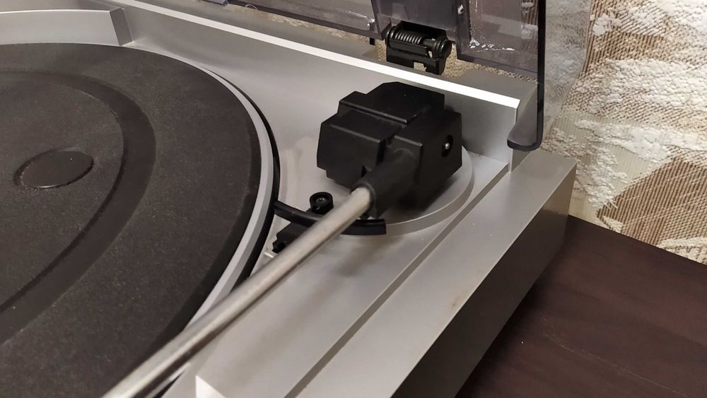 Продам проигрыватель винил дисков AIWA.