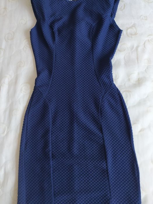 Елегантна  рокля