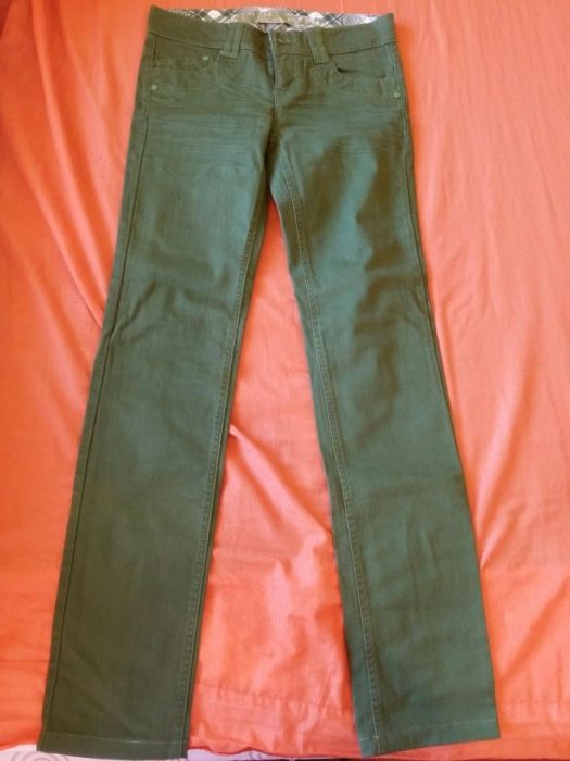 Blugi dama, unii dintre ei sunt noi