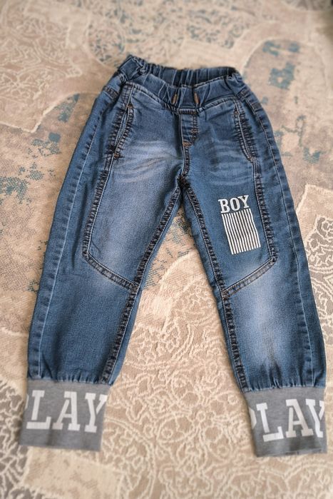 Продам детские джинсы 4-6 лет