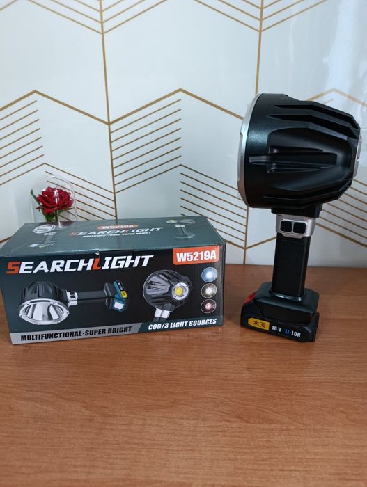 Фонарь прожектор мощный для кемпинга