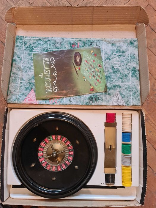 Ретро ролетка в кутия