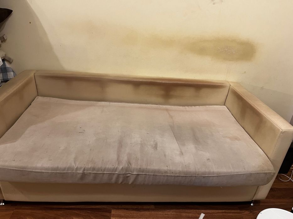 ПОДАРЯВАМ Две диванчета и два матрака