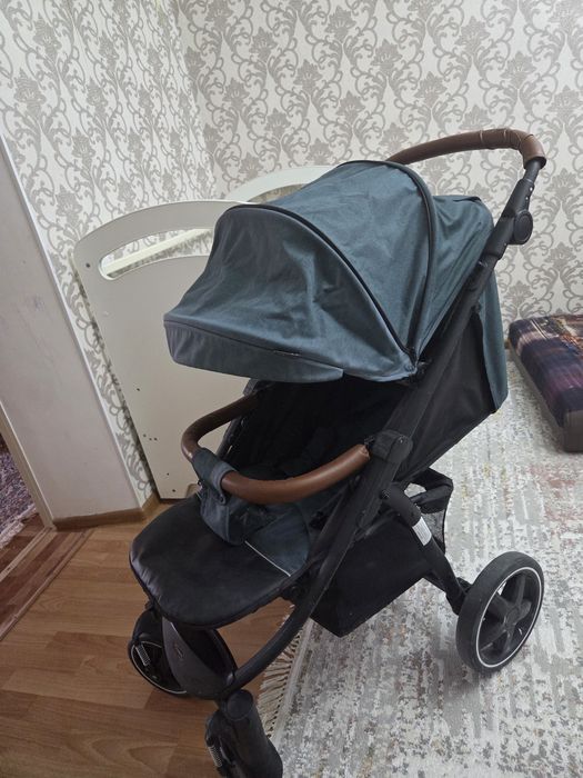 Коляска Tomix в хорошем состоянии