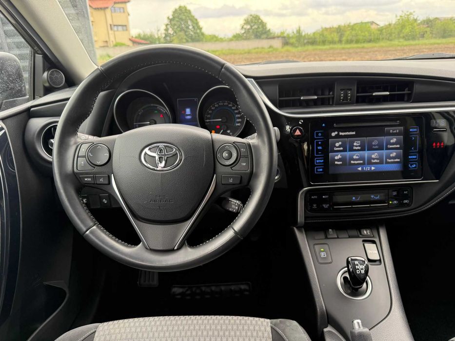Toyota Auris 2017 Hybrid Lounge 135.000km Istoric Toyota Garantie