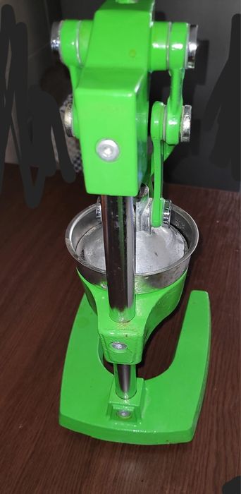 Storcător manual/ presa fructe fonta