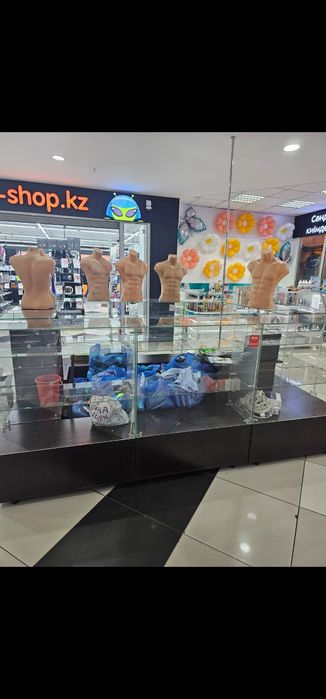 Продам витрину. 8 кв. М