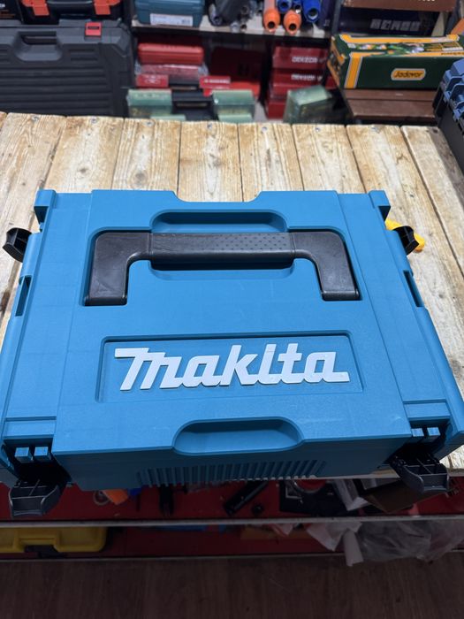 Гайкаверт 1000нм макита