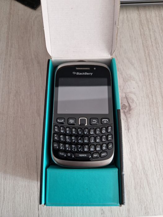 Blackberry Curve 9320 smartphone liber de retea